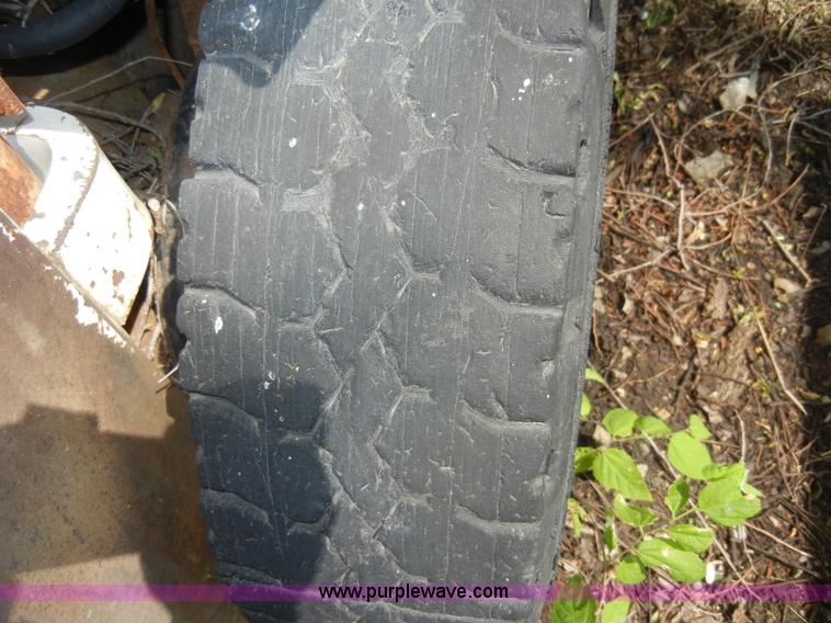 image for item N9775 1985 Yang Iron Works Powerlift FD25 diesel forklift