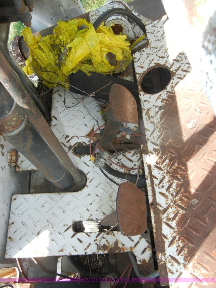 image for item N9775 1985 Yang Iron Works Powerlift FD25 diesel forklift