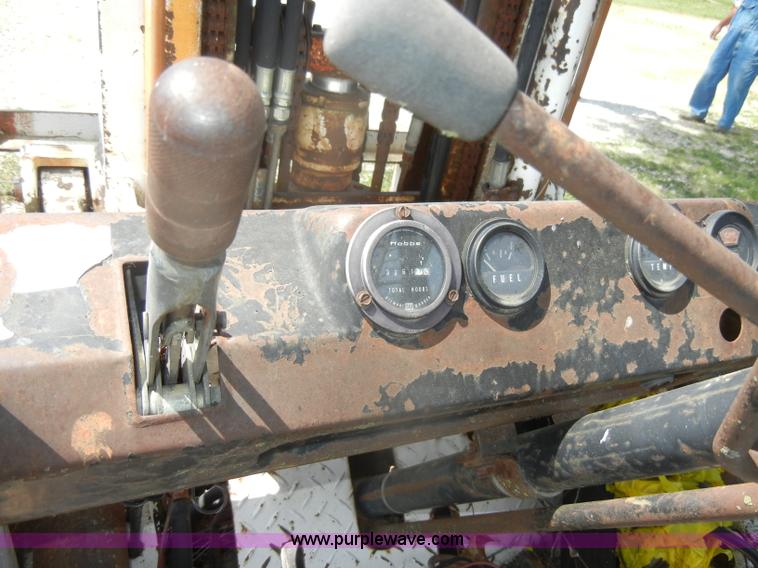 image for item N9775 1985 Yang Iron Works Powerlift FD25 diesel forklift