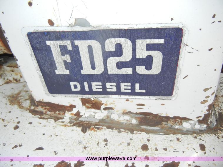 image for item N9775 1985 Yang Iron Works Powerlift FD25 diesel forklift