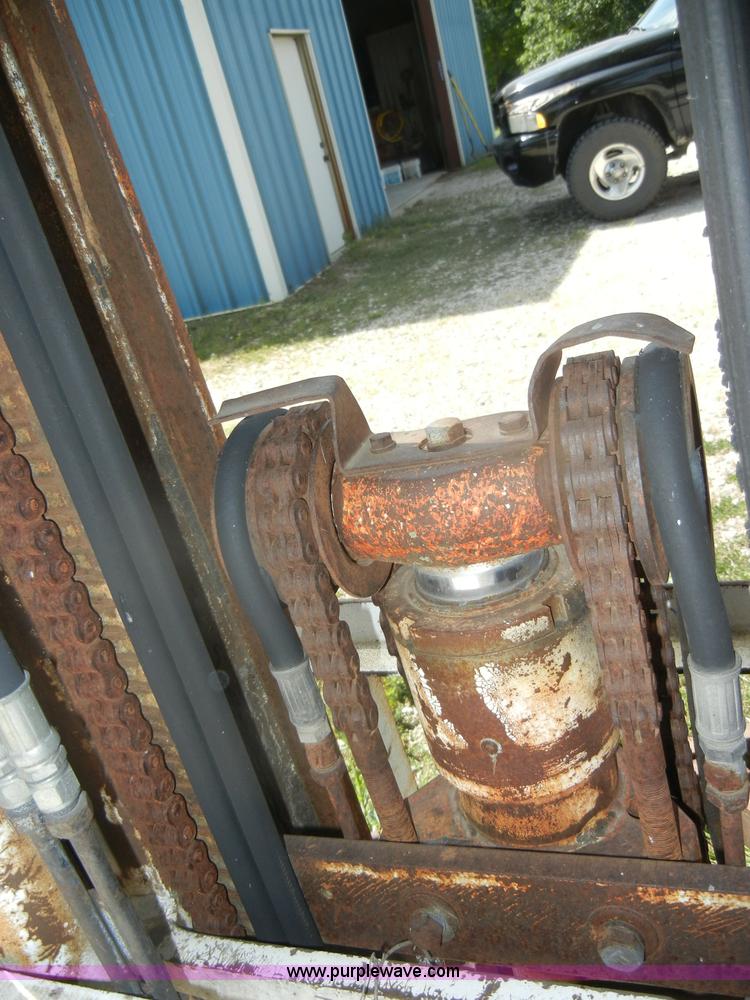 image for item N9775 1985 Yang Iron Works Powerlift FD25 diesel forklift