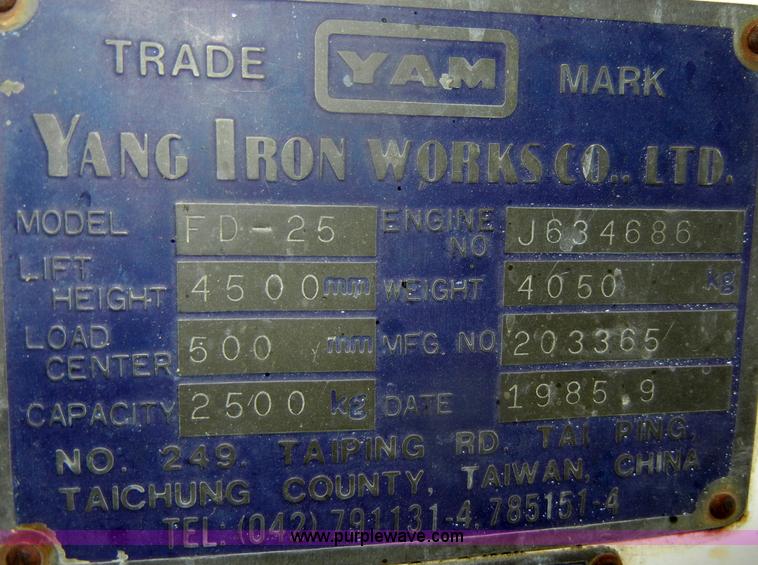 image for item N9775 1985 Yang Iron Works Powerlift FD25 diesel forklift