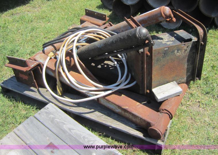 image for item V9089 Bed hoist with tank