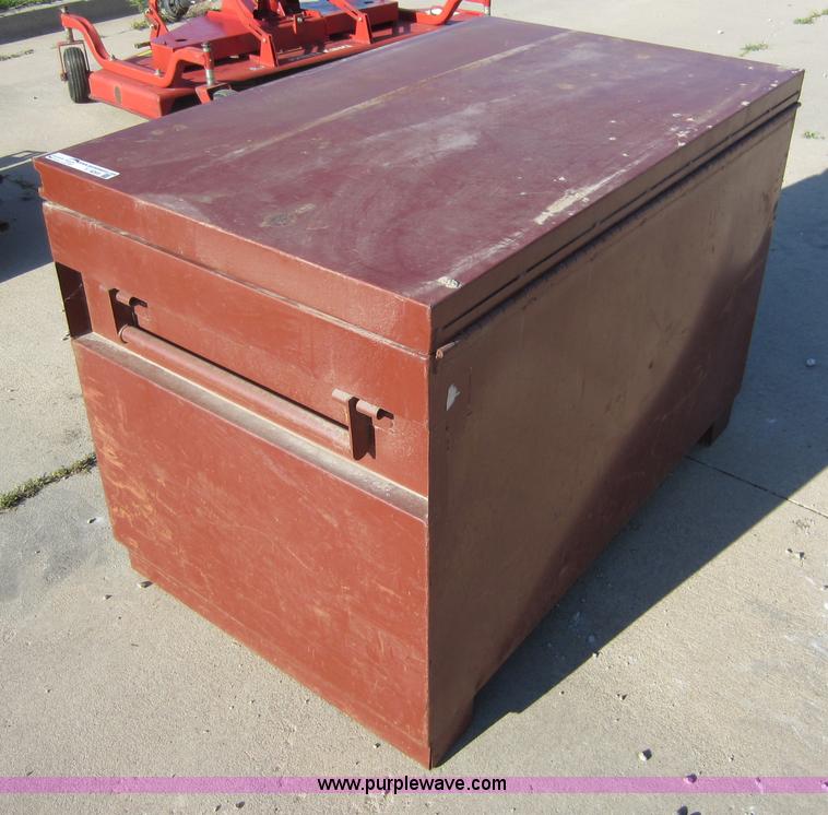 image for item V9095 Jobox metal storage box
