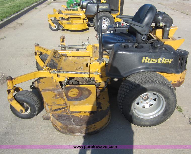image for item V9097 2005 Hustler Super Z lawn mower
