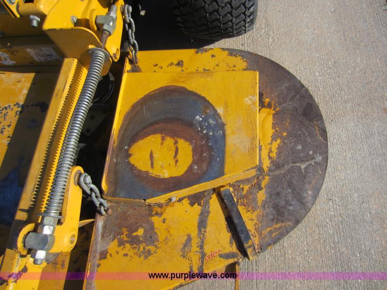image for item V9097 2005 Hustler Super Z lawn mower