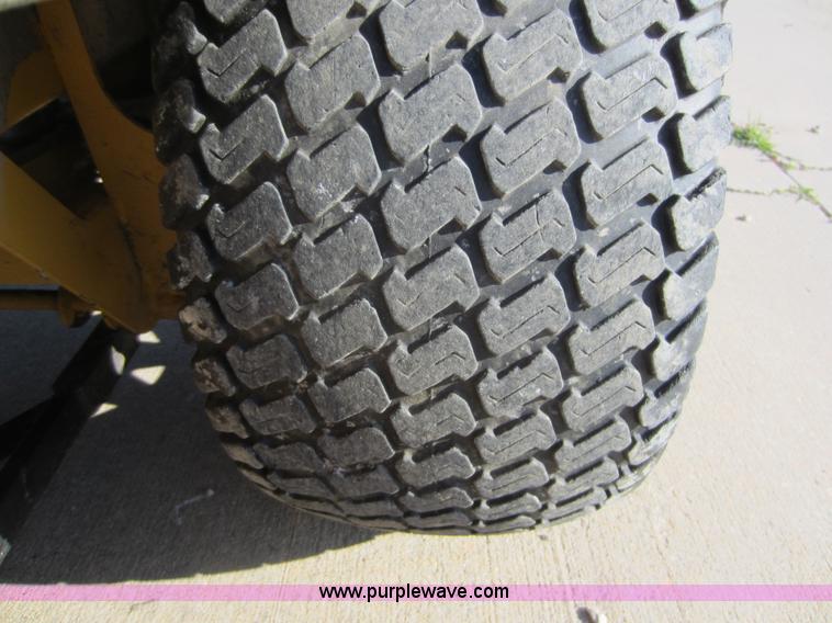 image for item V9097 2005 Hustler Super Z lawn mower