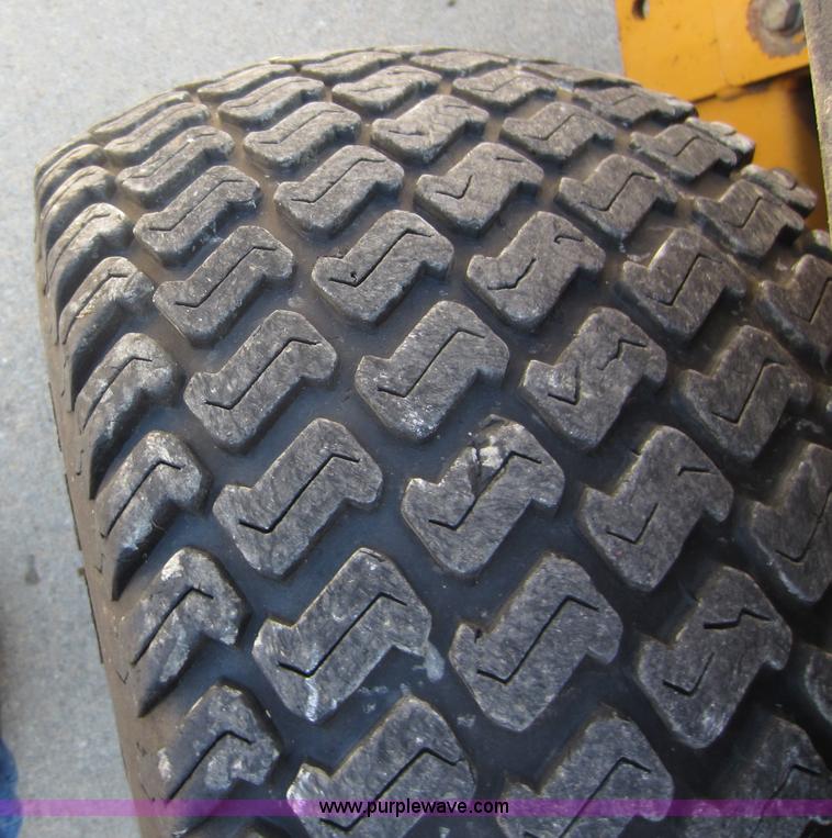 image for item V9097 2005 Hustler Super Z lawn mower