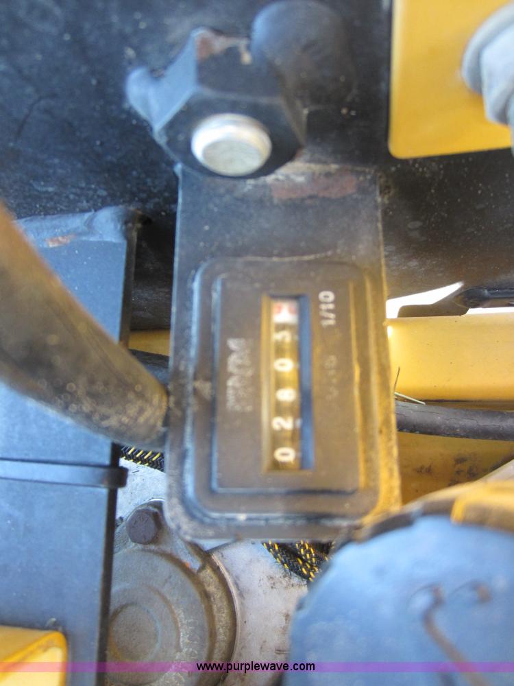 image for item V9097 2005 Hustler Super Z lawn mower