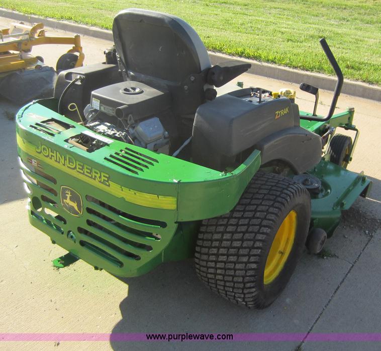 image for item V9099 2002 John Deere 757 lawn mower