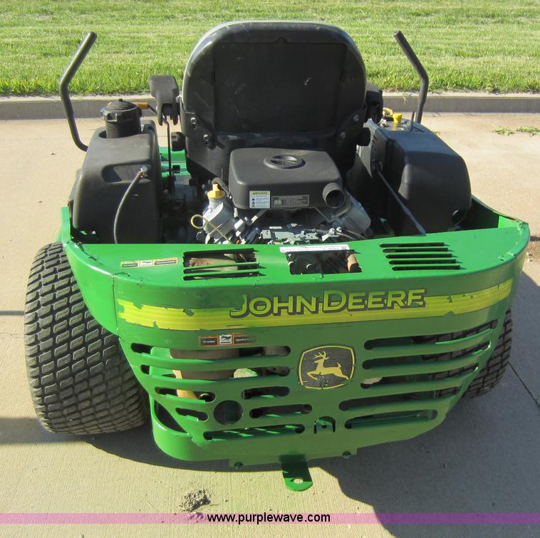 image for item V9099 2002 John Deere 757 lawn mower