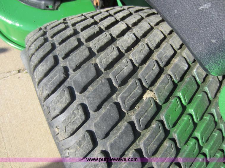 image for item V9099 2002 John Deere 757 lawn mower