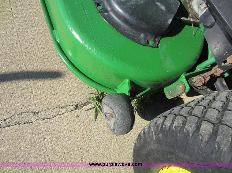 image for item V9099 2002 John Deere 757 lawn mower