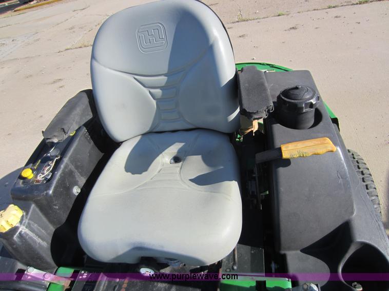 image for item V9099 2002 John Deere 757 lawn mower