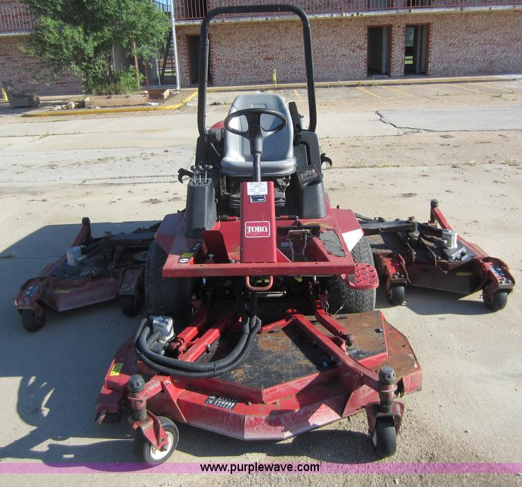 image for item V9100 Toro Groundsmaster 4000D lawn mower
