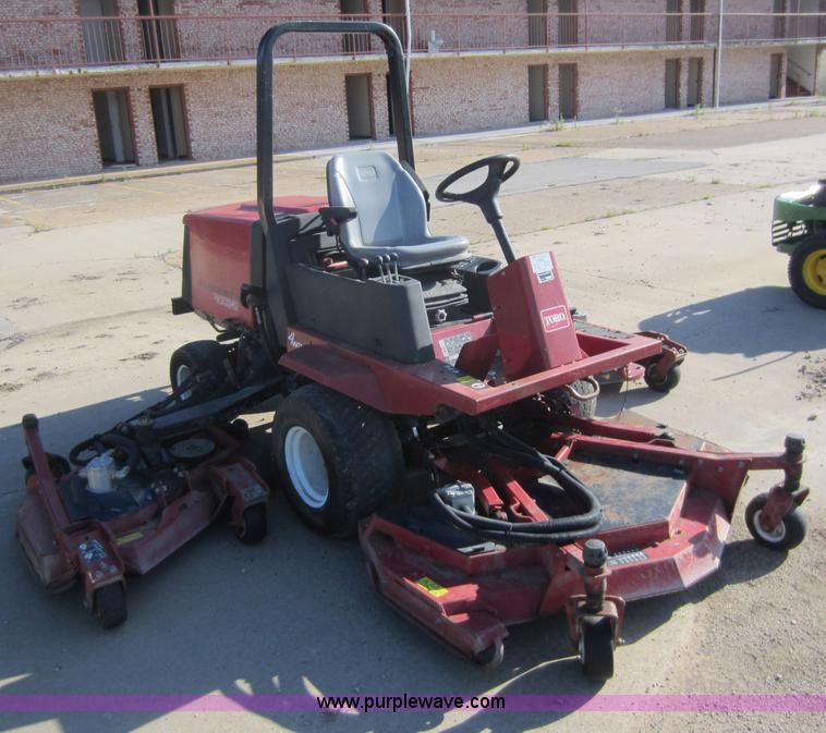 image for item V9100 Toro Groundsmaster 4000D lawn mower