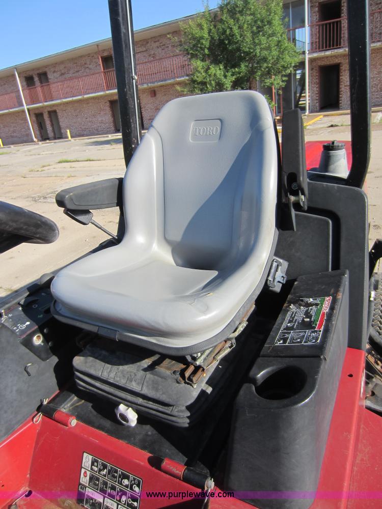 image for item V9100 Toro Groundsmaster 4000D lawn mower