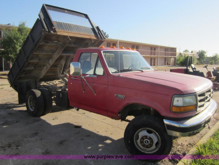image for item V9102 1994 Ford F350 XL flatbed pickup truck
