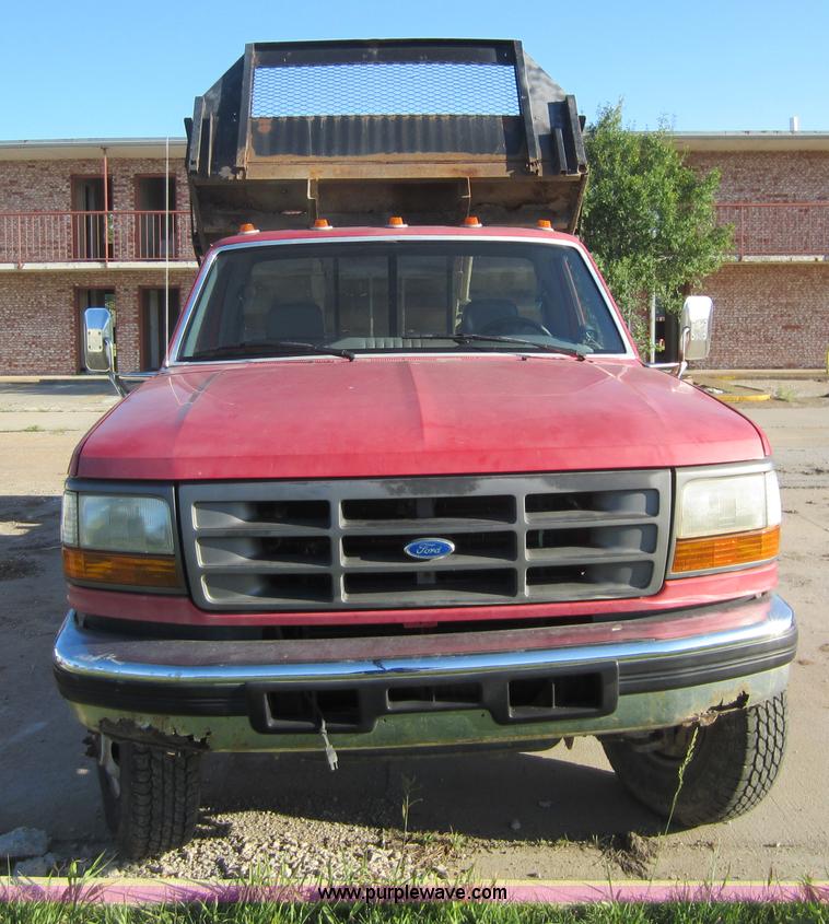 image for item V9102 1994 Ford F350 XL flatbed pickup truck