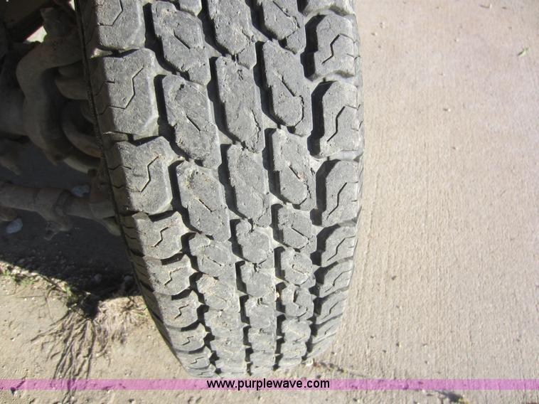 image for item V9102 1994 Ford F350 XL flatbed pickup truck