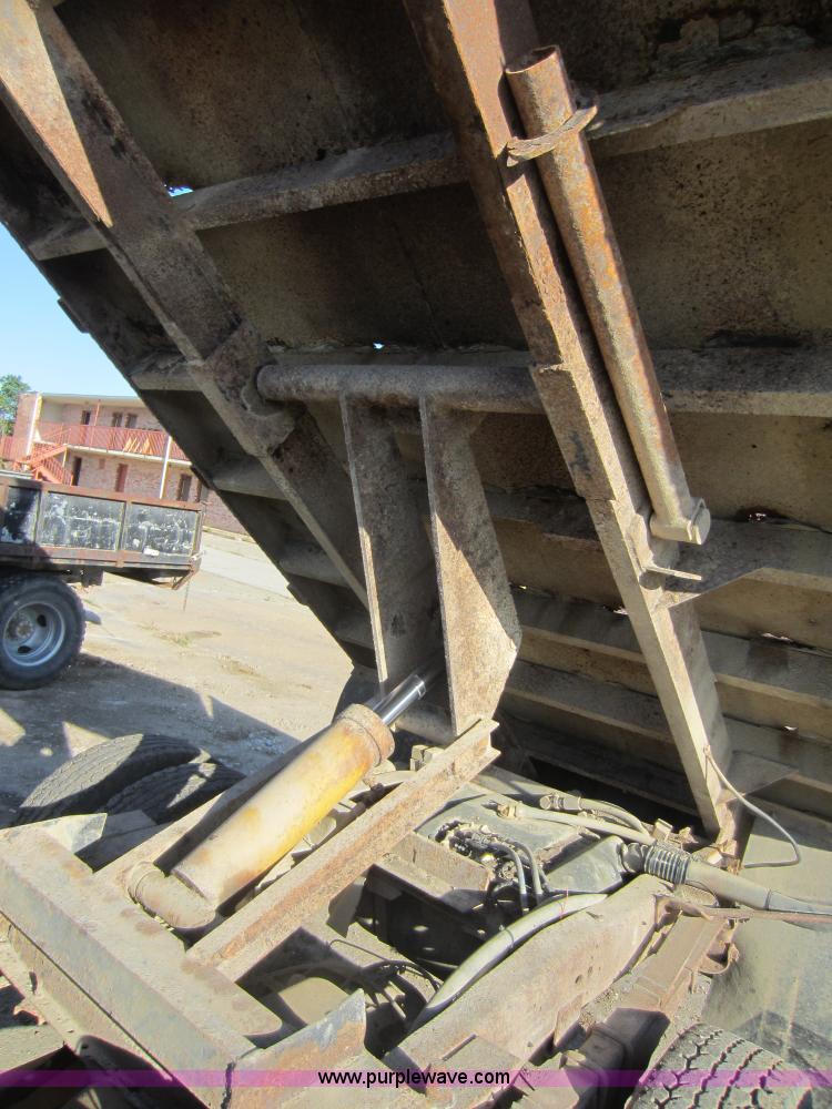 image for item V9102 1994 Ford F350 XL flatbed pickup truck