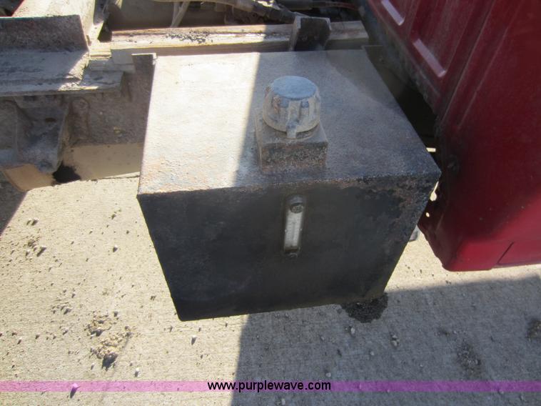 image for item V9102 1994 Ford F350 XL flatbed pickup truck