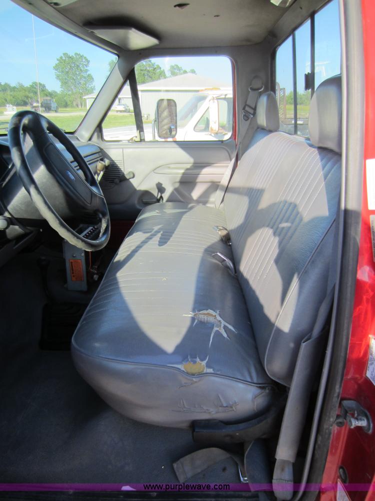 image for item V9102 1994 Ford F350 XL flatbed pickup truck