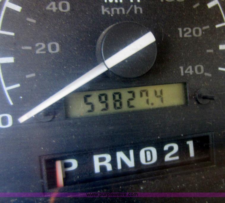 image for item V9102 1994 Ford F350 XL flatbed pickup truck