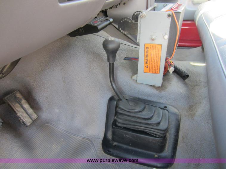 image for item V9102 1994 Ford F350 XL flatbed pickup truck