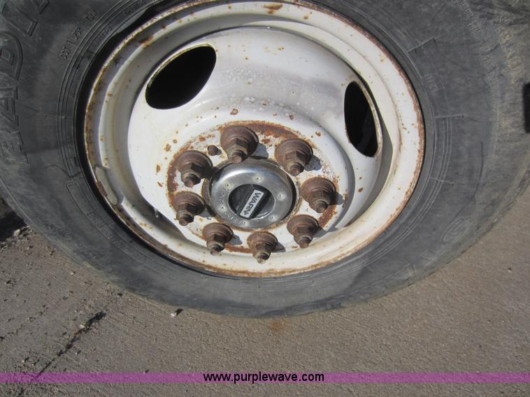 image for item V9102 1994 Ford F350 XL flatbed pickup truck