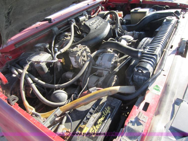 image for item V9102 1994 Ford F350 XL flatbed pickup truck