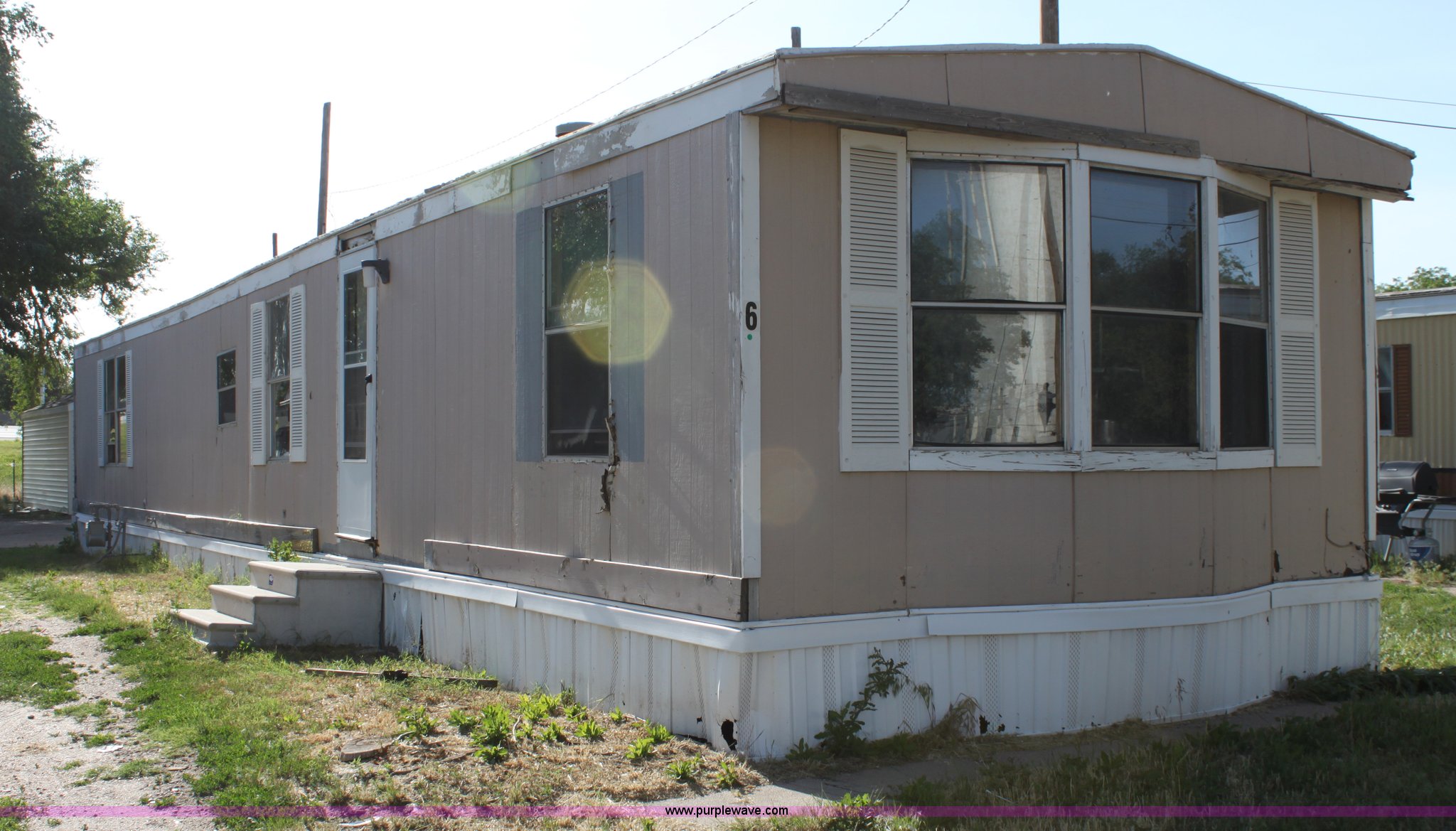 1984 Atlantic mobile home in Hutchinson, KS Item D5025 sold Purple Wave