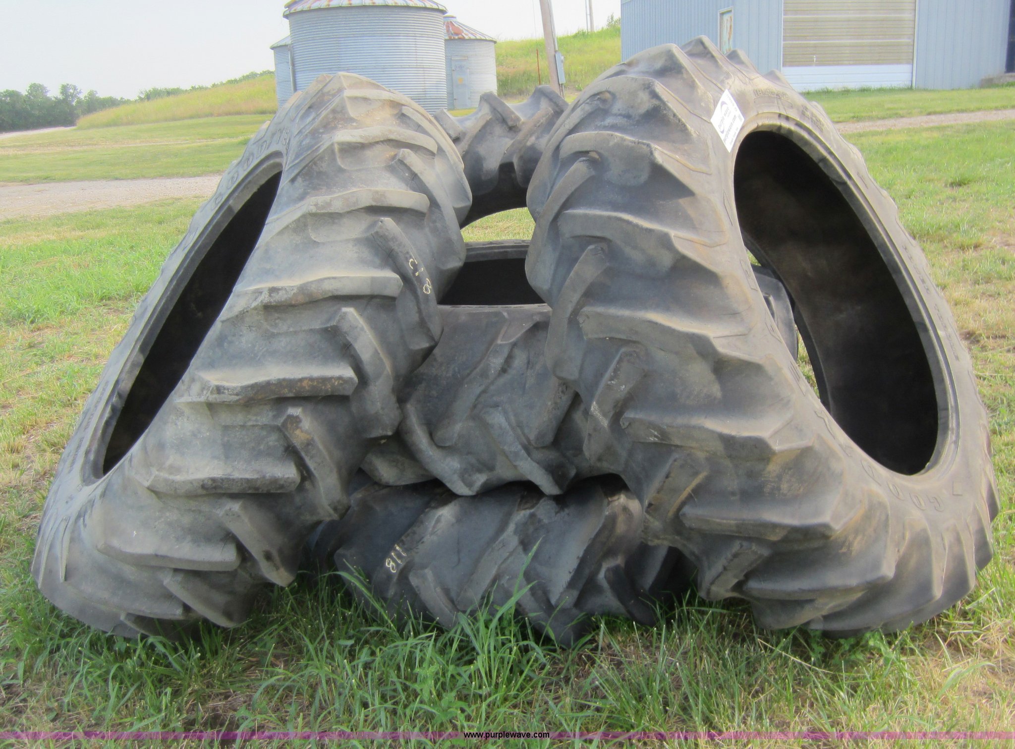(5) 18.442 tractor tires in Fredonia, KS Item D5560 sold Purple Wave