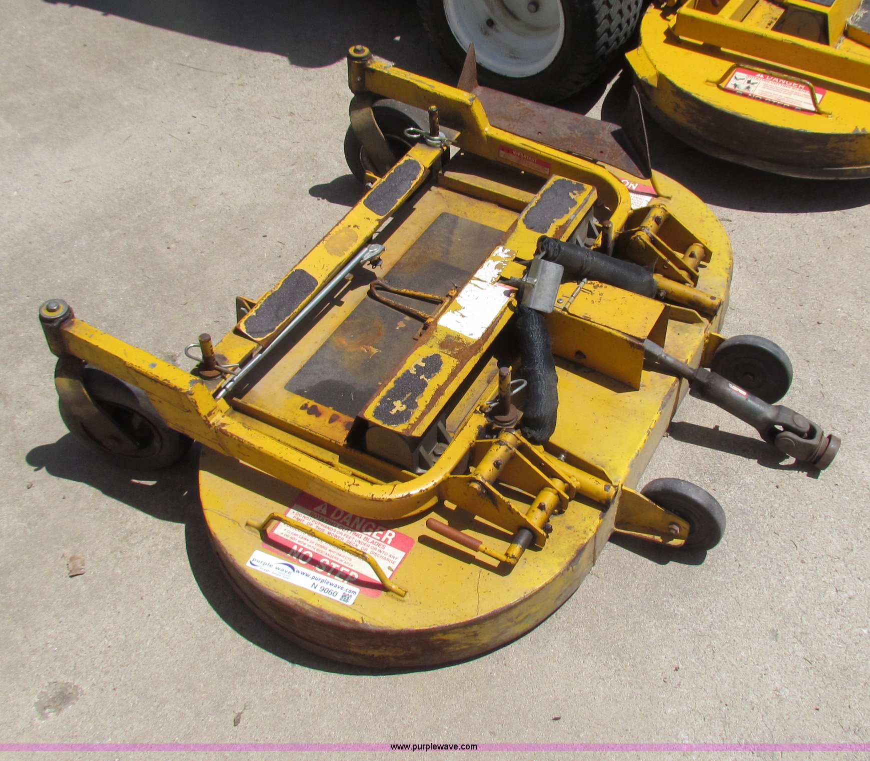 Walker mower deck in Andover, KS Item N9060 sold Purple Wave