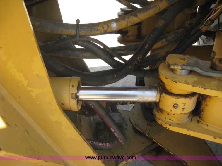 image for item A6395 1995 Caterpillar 938F wheel loader