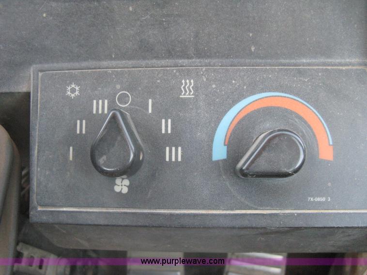 image for item A6395 1995 Caterpillar 938F wheel loader