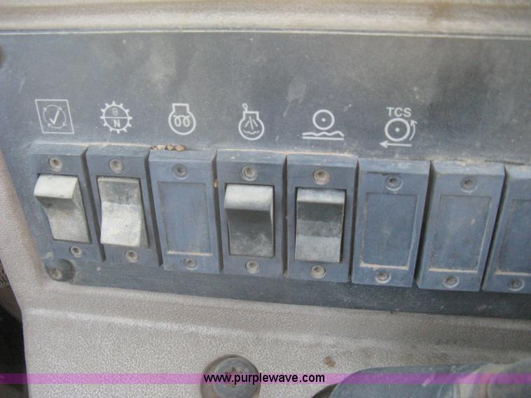 image for item A6395 1995 Caterpillar 938F wheel loader