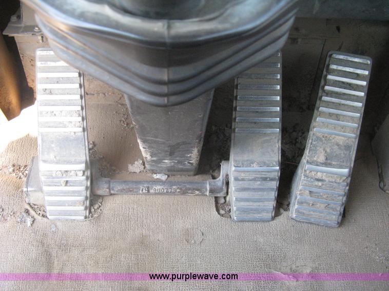 image for item A6395 1995 Caterpillar 938F wheel loader