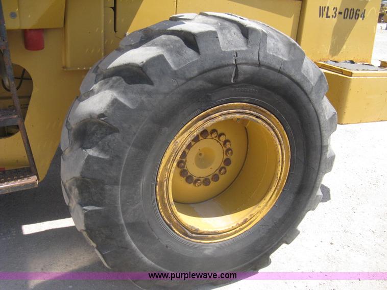 image for item A6395 1995 Caterpillar 938F wheel loader