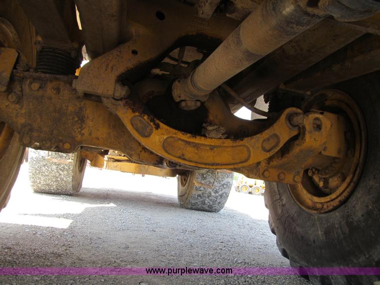 image for item A8313 2004 Caterpillar 740 articulated dump truck