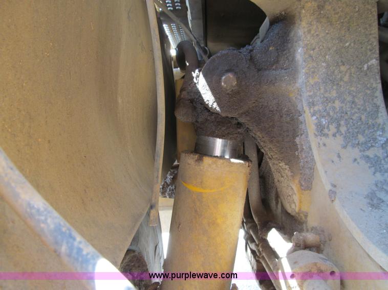 image for item A8313 2004 Caterpillar 740 articulated dump truck