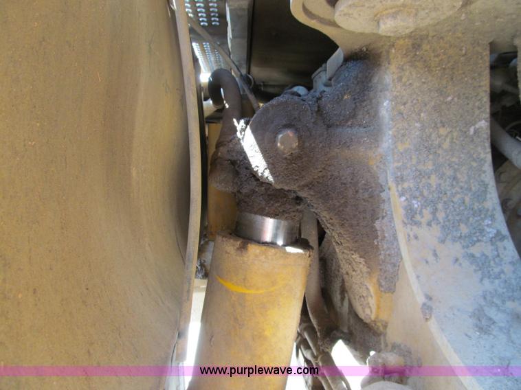 image for item A8313 2004 Caterpillar 740 articulated dump truck