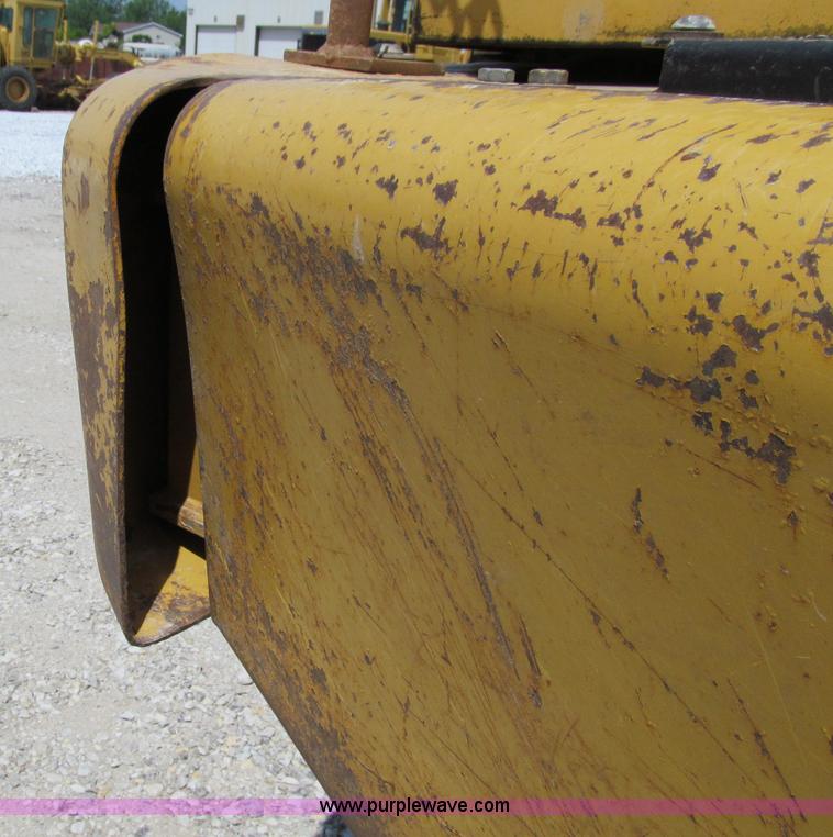 image for item A8313 2004 Caterpillar 740 articulated dump truck