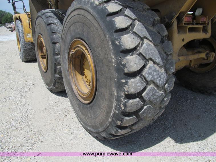 image for item A8313 2004 Caterpillar 740 articulated dump truck