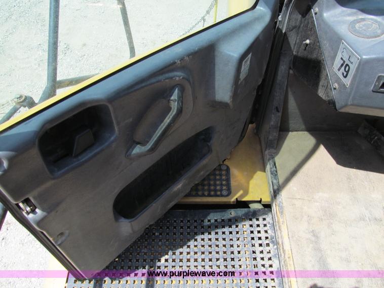 image for item A8313 2004 Caterpillar 740 articulated dump truck