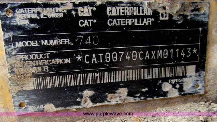 image for item A8313 2004 Caterpillar 740 articulated dump truck