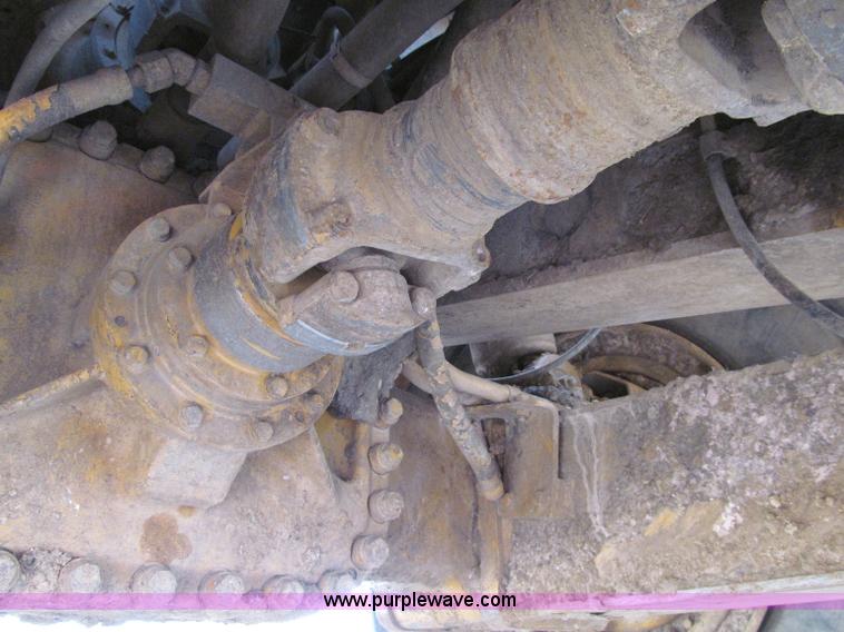 image for item A8313 2004 Caterpillar 740 articulated dump truck