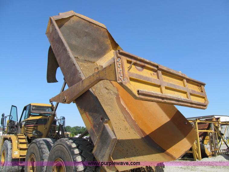image for item A8313 2004 Caterpillar 740 articulated dump truck