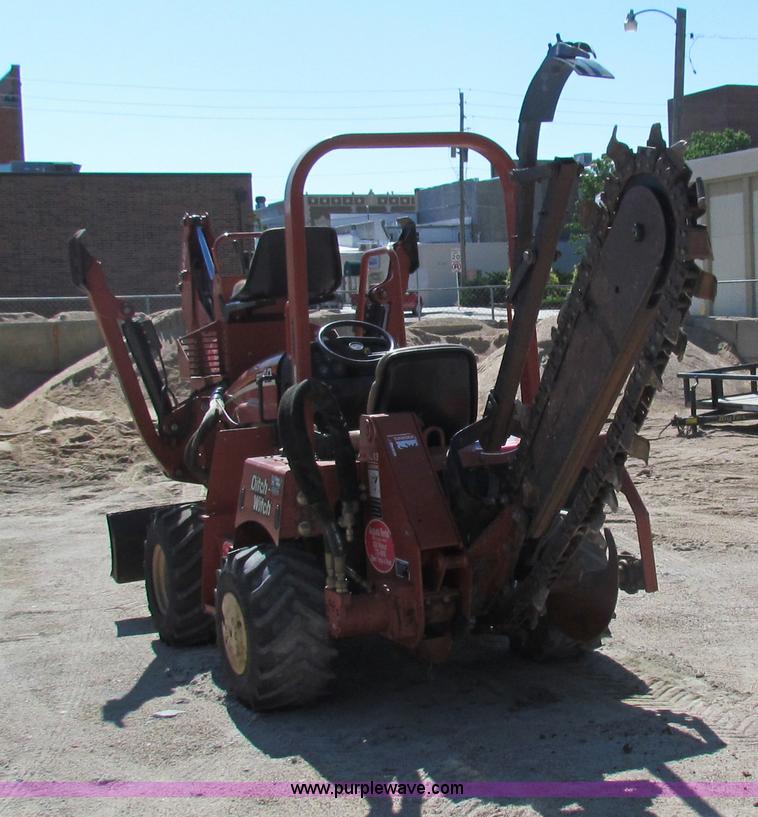 image for item B1304 2005 Ditch Witch RT40 trencher