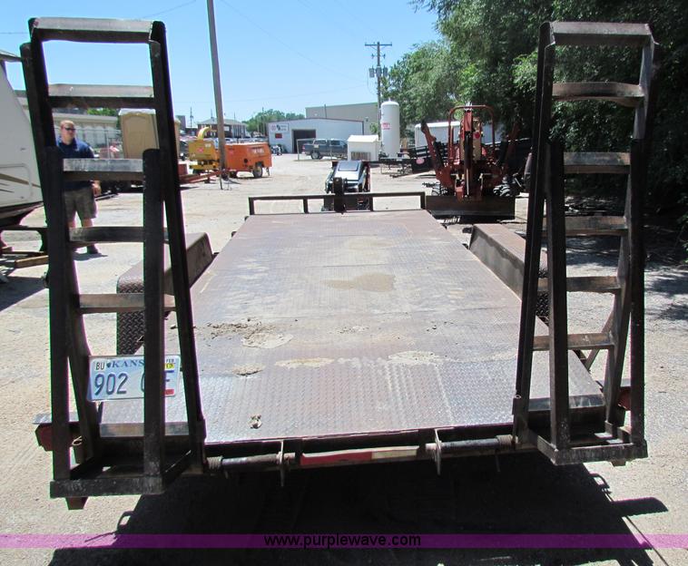 image for item B1306 2000 equipment trailer